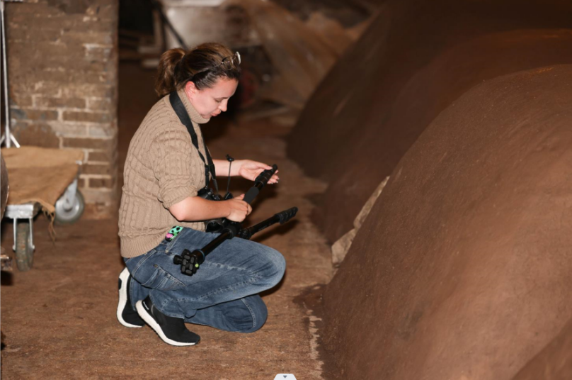 Ruská fotografka Valentina Ivanova na workshop ve společnosti Wuliangye. Foto: Guangming online