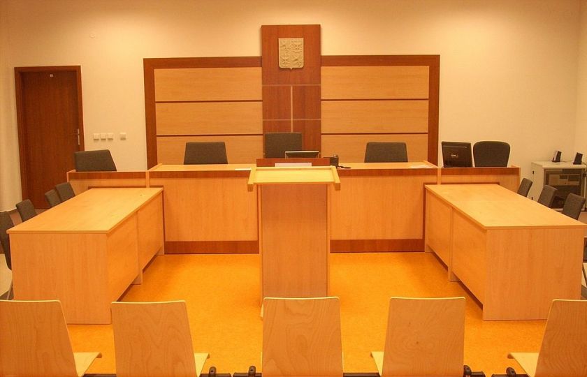 Soudní síň. Foto: Schuminka janička. CC BY 3.0