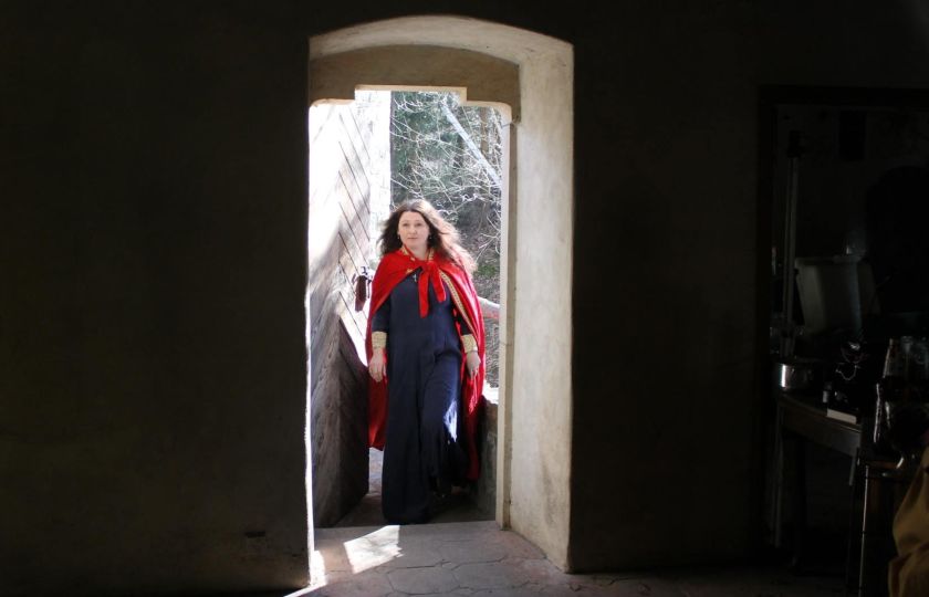 Zuzana Koubková ve středověkém oděvu. Foto: archiv zpovídané