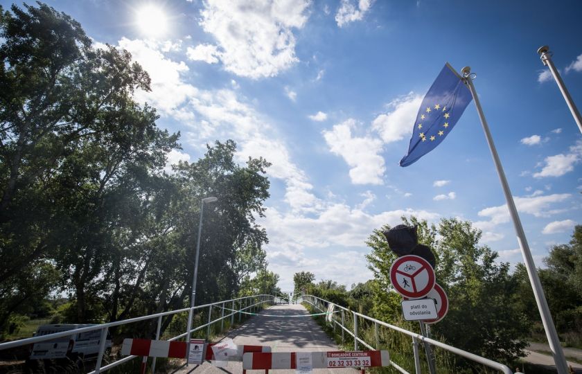 Cyklomost svobody mezi Slovenskem a Rakouskem zavřený kvůli epidemii Covid-19. Foto: Foto: Jozef Jakubčo / SME / Profimedia.